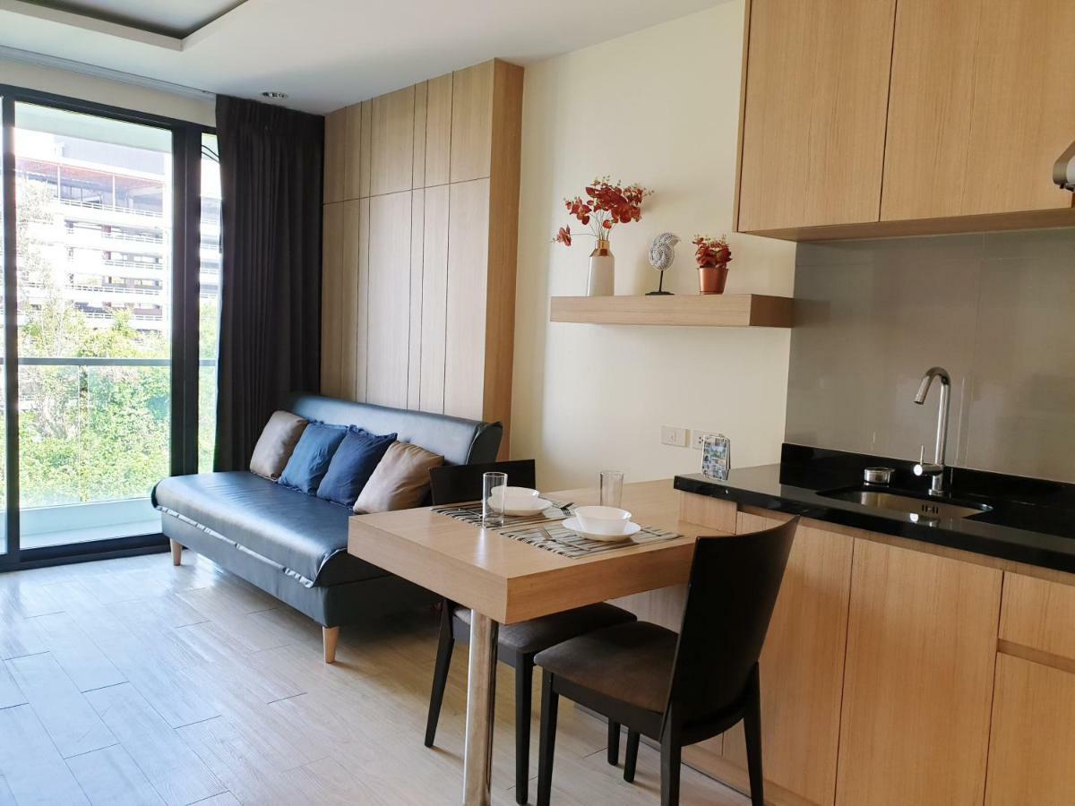 Apartamento The Chezz By Patsamon Pattaya Exterior foto