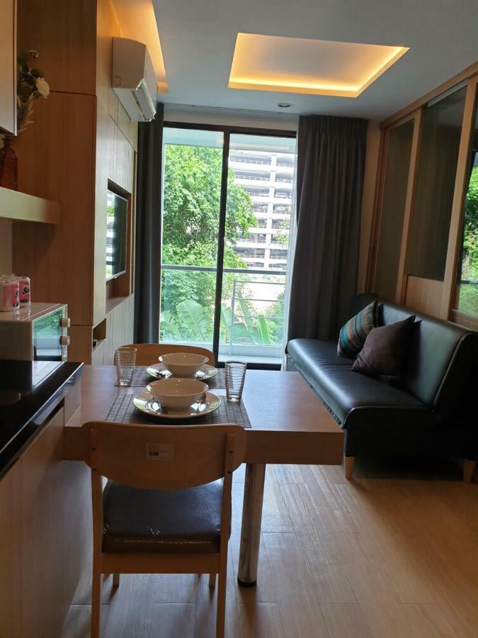 Apartamento The Chezz By Patsamon Pattaya Exterior foto